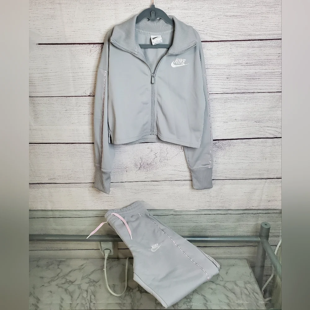 Nike Kids Light Gray Zip Jacket & Joggers Set
